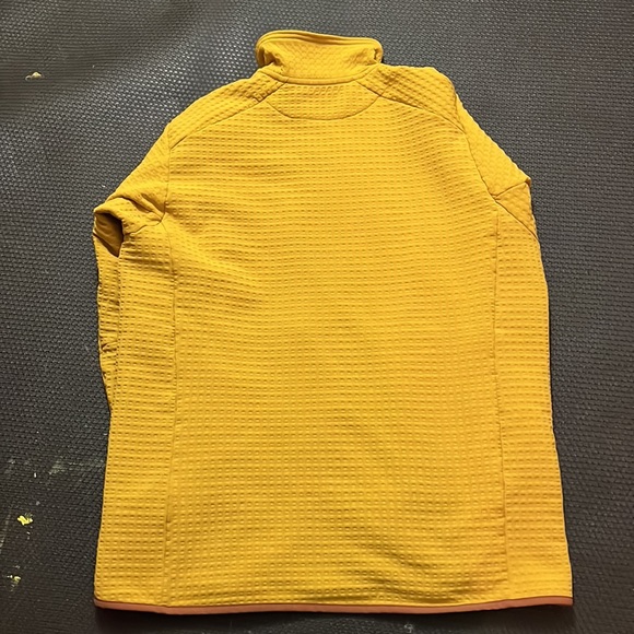 Patagonia R2 tech face jacket - Picture 3 of 4